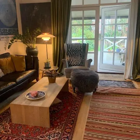 Smukt, Sjaelfuldt Og Charmerende Hus Midt I Odense. Βίλα *