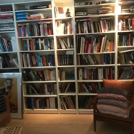 Smukt, Sjaelfuldt Og Charmerende Hus Midt I Odense. Οντένσε