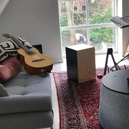 Smukt, Sjaelfuldt Og Charmerende Hus Midt I Odense. *