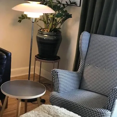 Smukt, Sjaelfuldt Og Charmerende Hus Midt I Odense.